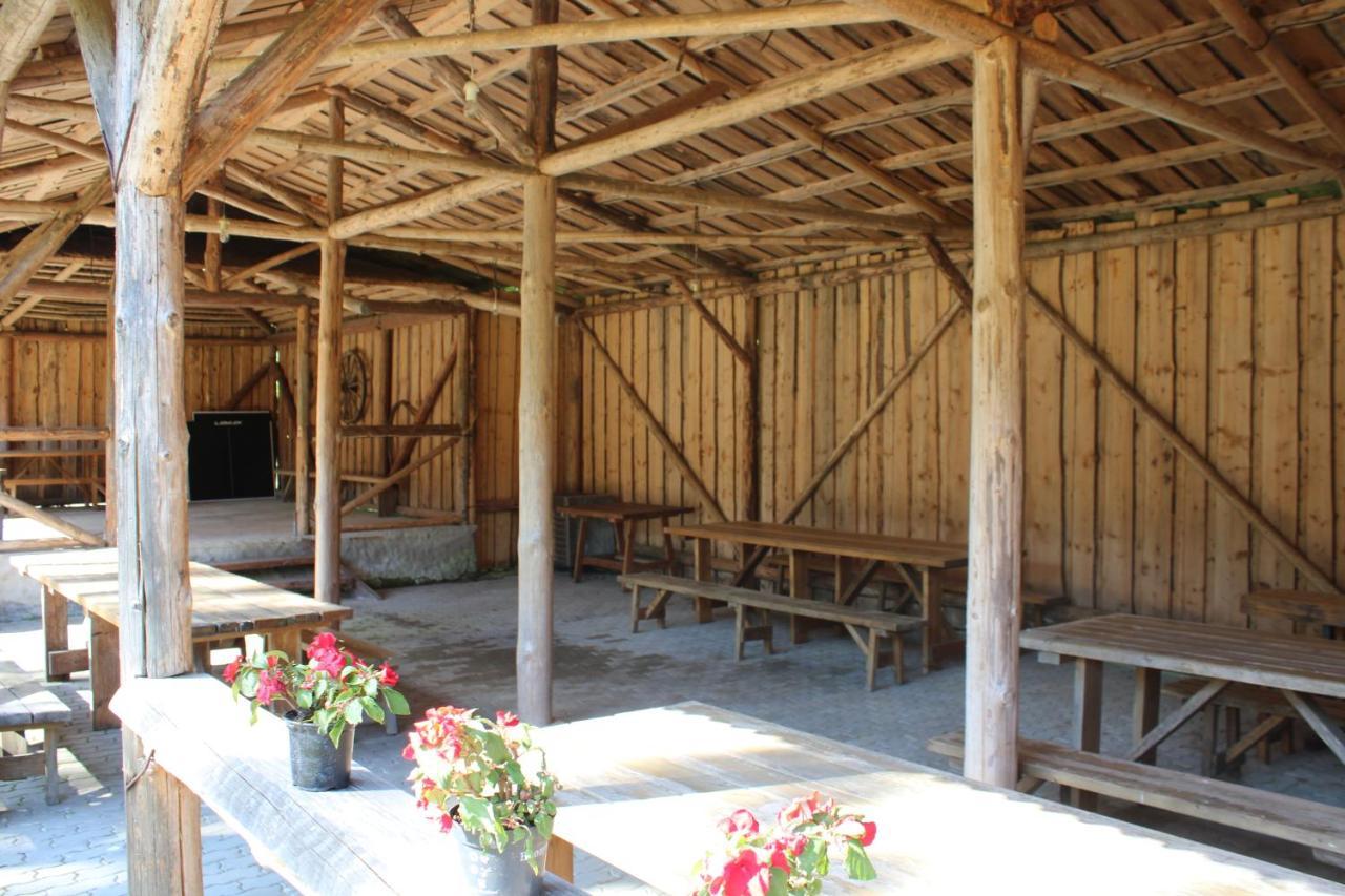 Atsikivi Puhketalu Hotel Häädemeeste Bagian luar foto